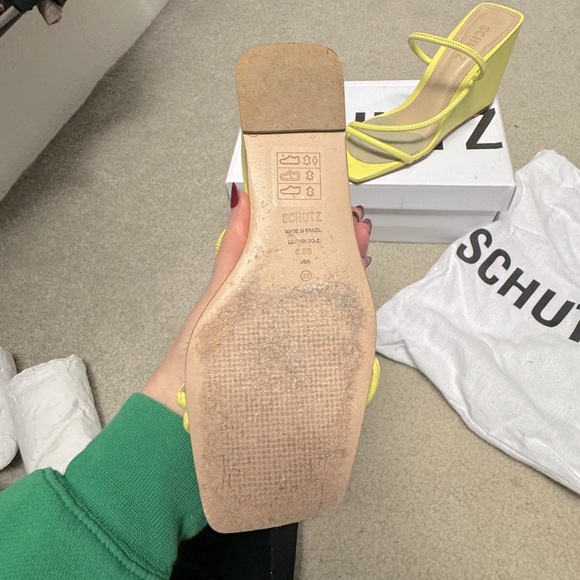 Schutz neon yellow square wedge heel - Picture 7 of 7